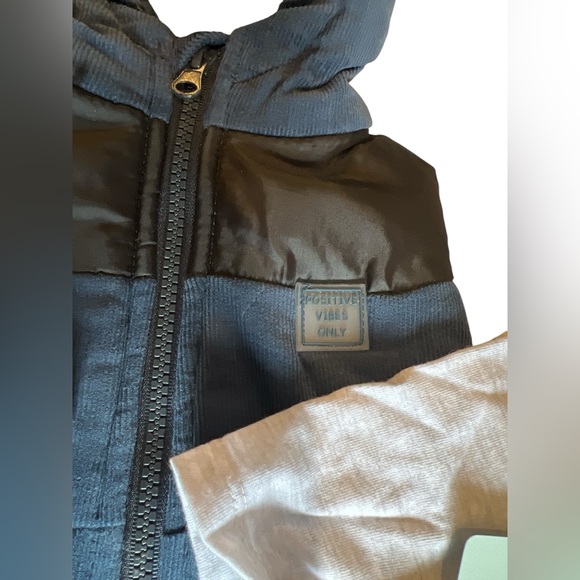 New Little Lad 3-Piece Outfit Set - 18 Months - Boys Hooded Vest, Henley & Jeans - Picture 2 of 9